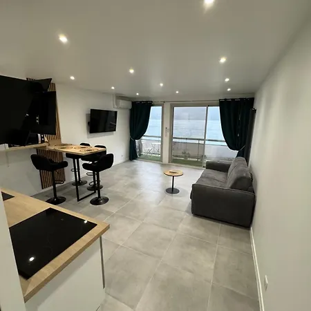 Sun Apartment *